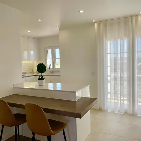 Oceanview Apartament *
